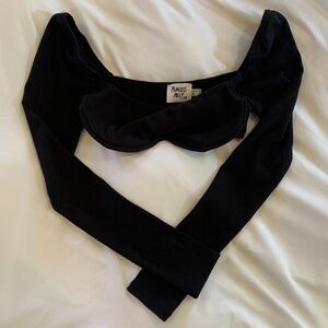 Black crop long sleeve top